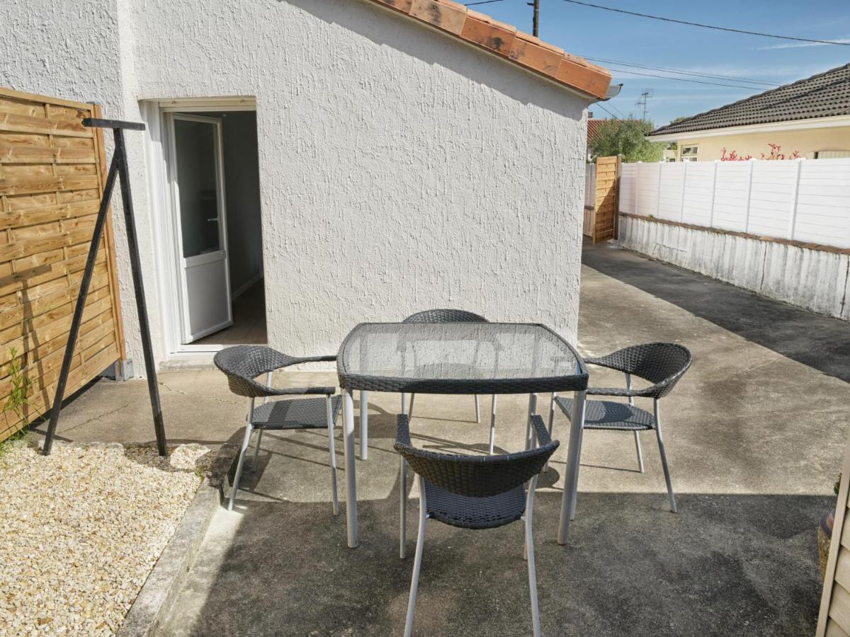 Apartmán T2 - 28M2 Avec Cour Et Stationnement, Wifi Et Linge Fournis Angoulême Exteriér fotografie