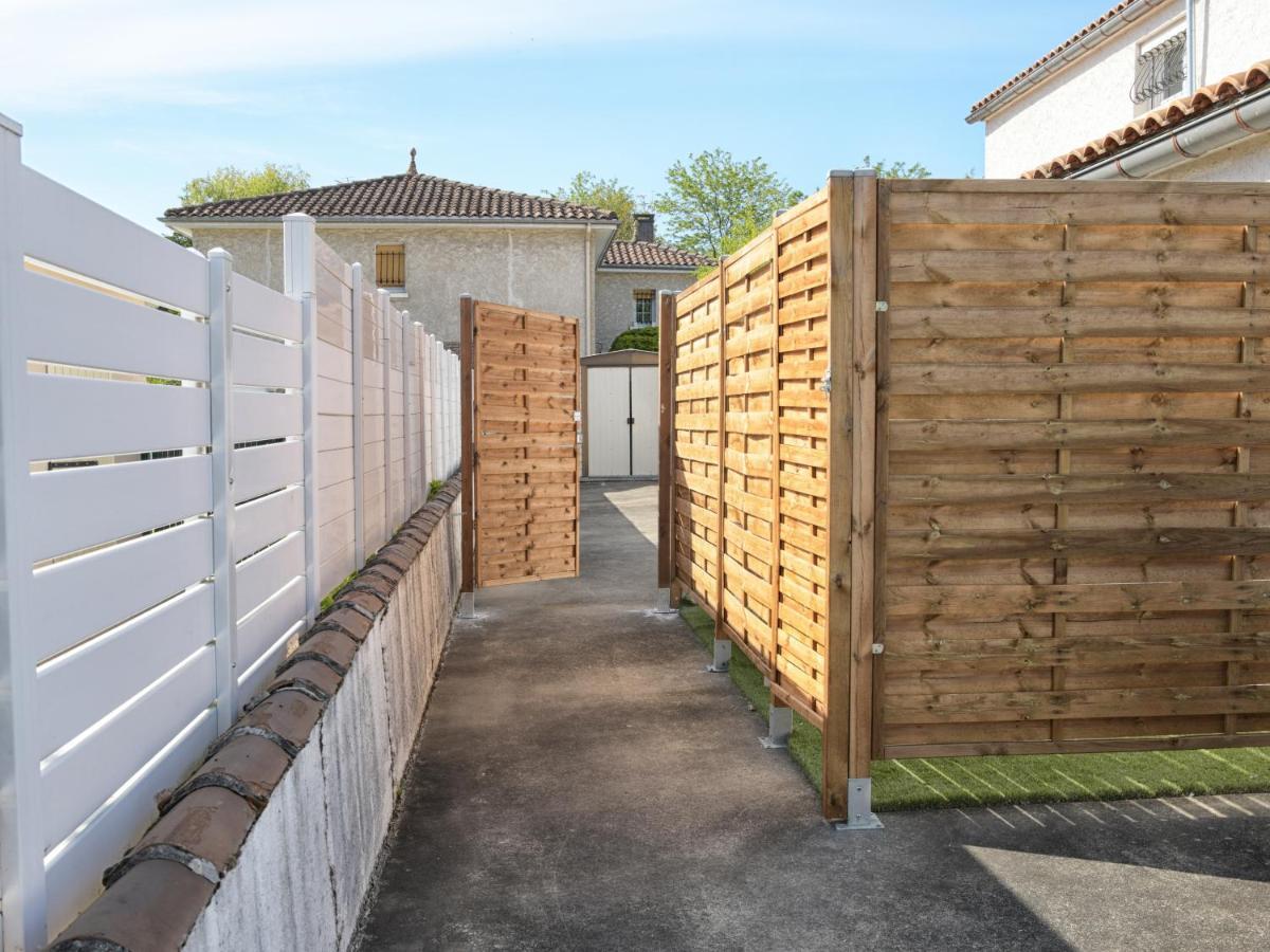 Apartmán T2 - 28M2 Avec Cour Et Stationnement, Wifi Et Linge Fournis Angoulême Exteriér fotografie