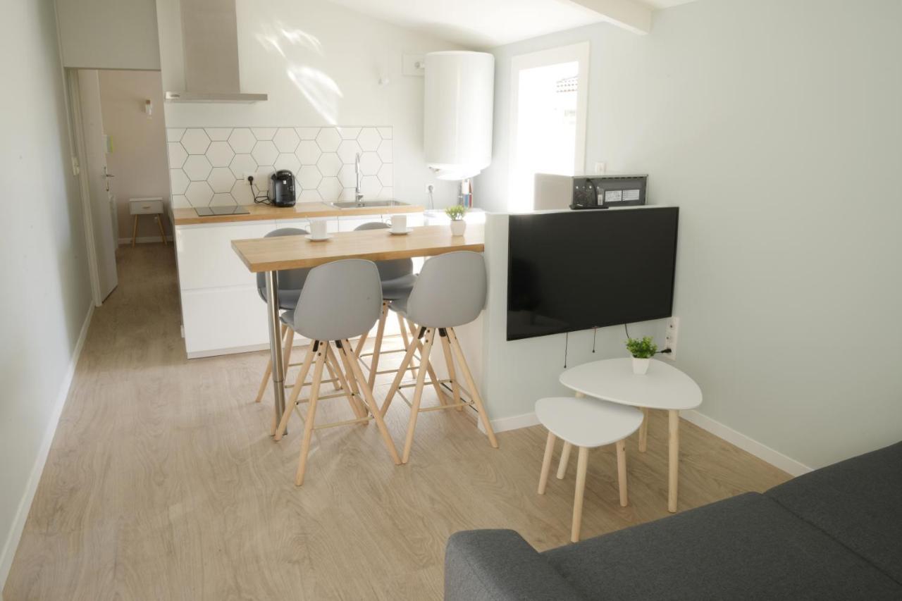 Apartmán T2 - 28M2 Avec Cour Et Stationnement, Wifi Et Linge Fournis Angoulême Exteriér fotografie