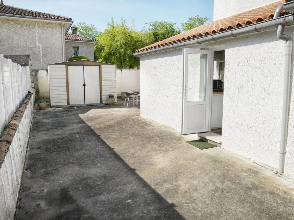 Apartmán T2 - 28M2 Avec Cour Et Stationnement, Wifi Et Linge Fournis Angoulême Exteriér fotografie
